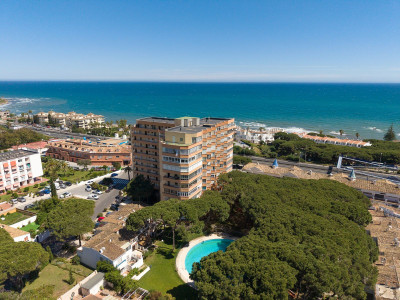 1 Bedroom Middle Floor Apartment in Calypso - Image 2
