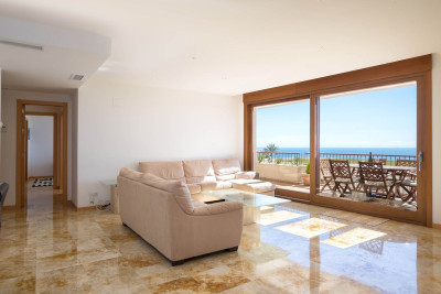 3 Bedroom Middle Floor Apartment in Altos de los Monteros - Image 3