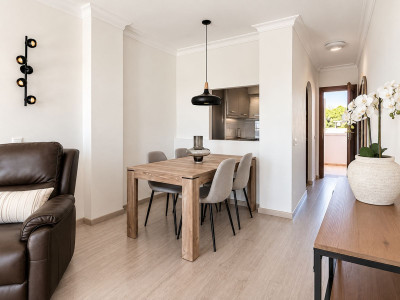 1 Bedroom Middle Floor Apartment in The Golden Mile - Image 4