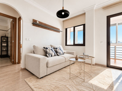 1 Bedroom Middle Floor Apartment in The Golden Mile - Image 5
