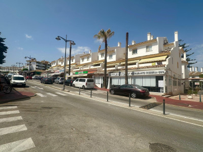 3 Bedroom Top Floor Apartment in Calahonda - Image 1