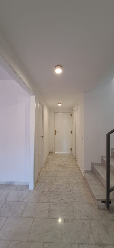4 Bedroom Townhouse in Benalmadena - Image 3