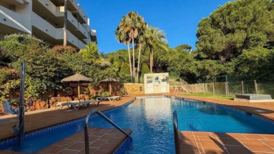 3 Bedroom Middle Floor Apartment in Marbella - Image 2