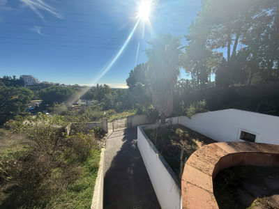 3 Bedroom Detached Villa in Estepona - Image 2