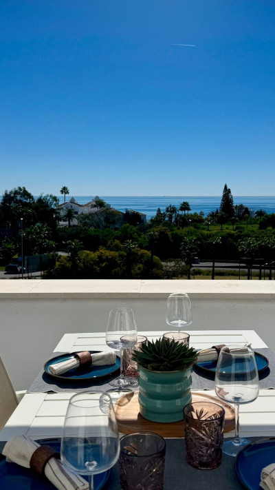 2 Bedroom Penthouse in Estepona - Image 2