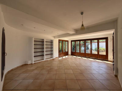 2 Bedroom Detached Villa in Marbesa - Image 4