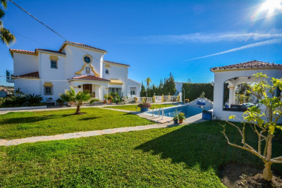 8 Bedroom Detached Villa in Estepona