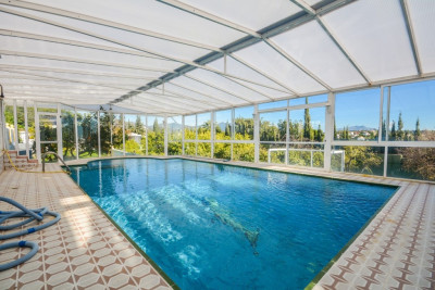 8 Bedroom Detached Villa in Estepona - Image 5