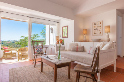 3 Bedroom Detached Villa in Estepona - Image 2