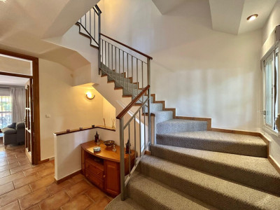 4 Bedroom Semi-Detached House in Estepona - Image 4