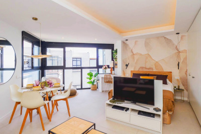 1 Bedroom Middle Floor Studio in Marbella - Image 3
