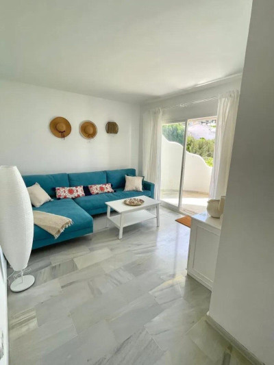2 Bedroom Ground Floor Apartment in Calahonda - Image 2