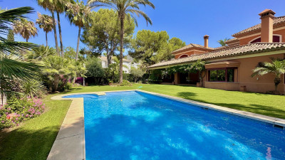 5 Bedroom Detached Villa in The Golden Mile - Image 1