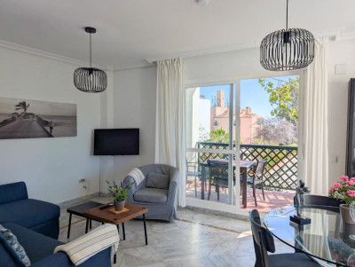 2 Bedroom Middle Floor Apartment in Marbella - Image 4