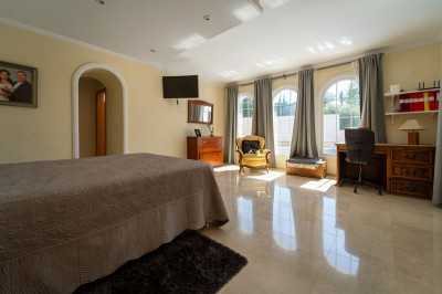 5 Bedroom Detached Villa in Mijas Costa - Image 4