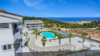 3 Bedroom Ground Floor Apartment in Benalmadena - Image 2