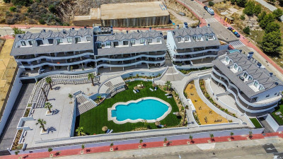 3 Bedroom Ground Floor Apartment in Benalmadena - Image 5
