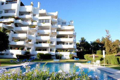 2 Bedroom Middle Floor Apartment in Guadalmina Alta
