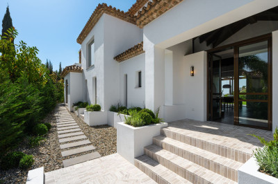 6 Bedroom Detached Villa in Benahavís - Image 4