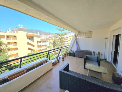 2 Bedroom Middle Floor Apartment in Benalmadena Costa - Image 5