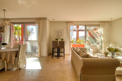 4 Bedroom Townhouse in Manilva - Image 4