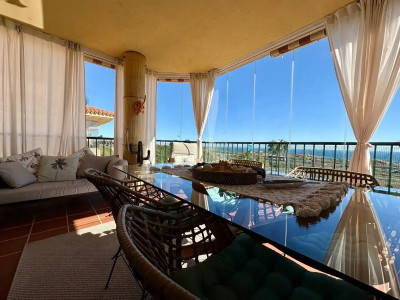 2 Bedroom Middle Floor Apartment in Riviera del Sol - Image 1