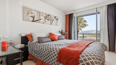 3 Bedroom Middle Floor Apartment in Doña Julia - Image 3