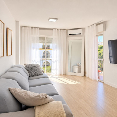 5 Bedroom Top Floor Apartment in Estepona - Image 1
