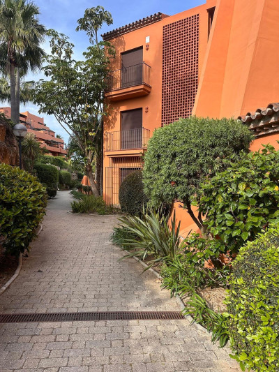2 Bedroom Ground Floor Apartment in Estepona - Image 3
