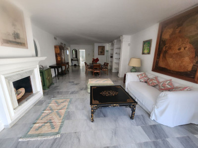 3 Bedroom Penthouse Duplex in Guadalmina Baja - Image 2