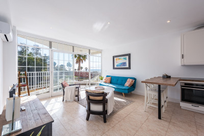 2 Bedroom Middle Floor Apartment in San Pedro de Alcántara - Image 4