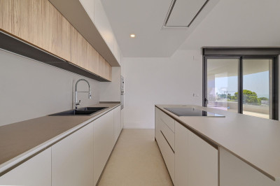 3 Bedroom Middle Floor Apartment in Benalmadena - Image 3