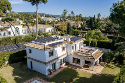 5 Bedroom Detached Villa in Los Monteros - Image 1