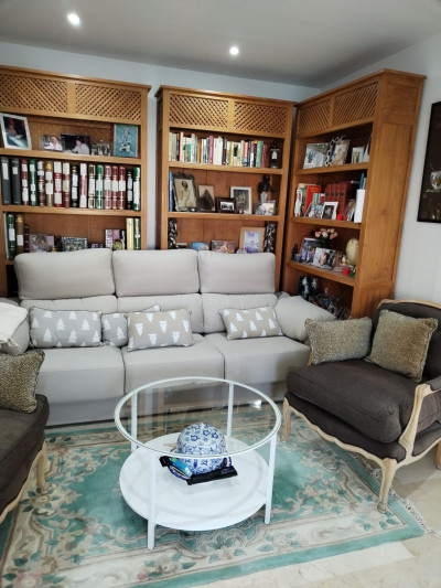 3 Bedroom Middle Floor Apartment in Marbella - Image 2