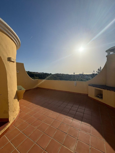3 Bedroom Townhouse in Calahonda - Image 2