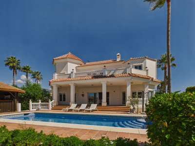 6 Bedroom Detached Villa in Benahavís - Image 2
