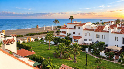 4 Bedroom Townhouse in Casares Playa - Image 3