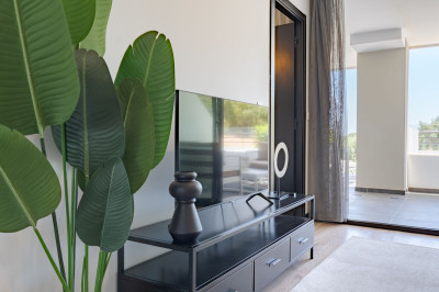 2 Bedroom Middle Floor Apartment in Mijas Costa - Image 5