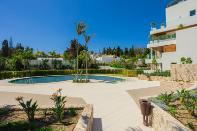 3 Bedroom Penthouse Duplex in Puerto Banús - Image 2