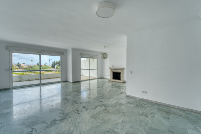 5 Bedroom Penthouse Duplex in Guadalmina Baja - Image 5