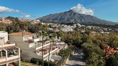 3 Bedroom Middle Floor Apartment in Nueva Andalucía - Image 5