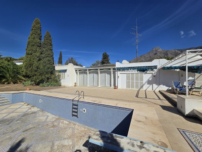 6 Bedroom Detached Villa in Marbella - Image 1