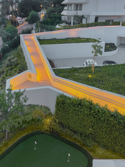 4 Bedroom Semi-Detached House in Nueva Andalucía - Image 4