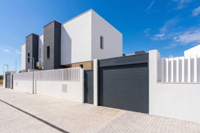 3 Bedroom Semi-Detached House in Atalaya - Image 1