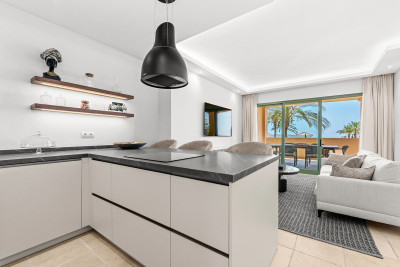 3 Bedroom Middle Floor Apartment in Los Flamingos - Image 3