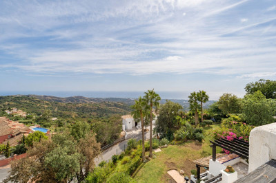 2 Bedroom Penthouse in La Mairena - Image 5