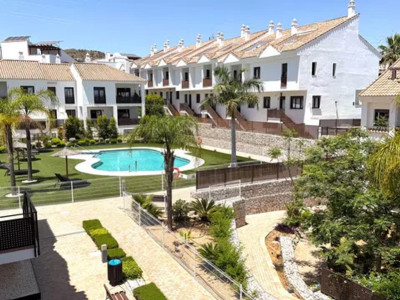 3 Bedroom Townhouse in Riviera del Sol - Image 1