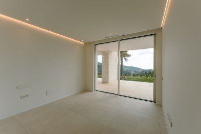2 Bedroom Ground Floor Apartment in Ojén - Image 4