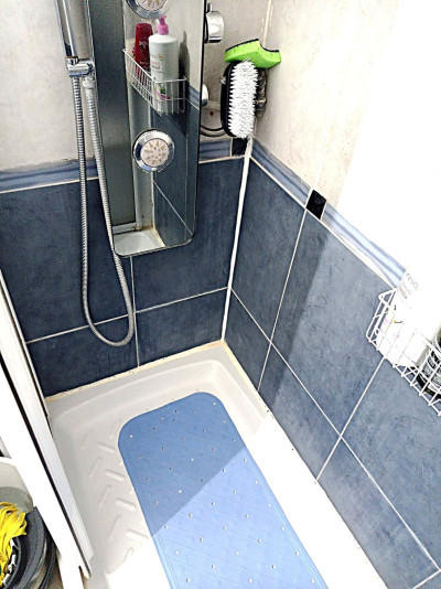 2 Bedroom Middle Floor Apartment in Marbella - Image 4