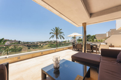 2 Bedroom Middle Floor Apartment in Nueva Andalucía - Image 4